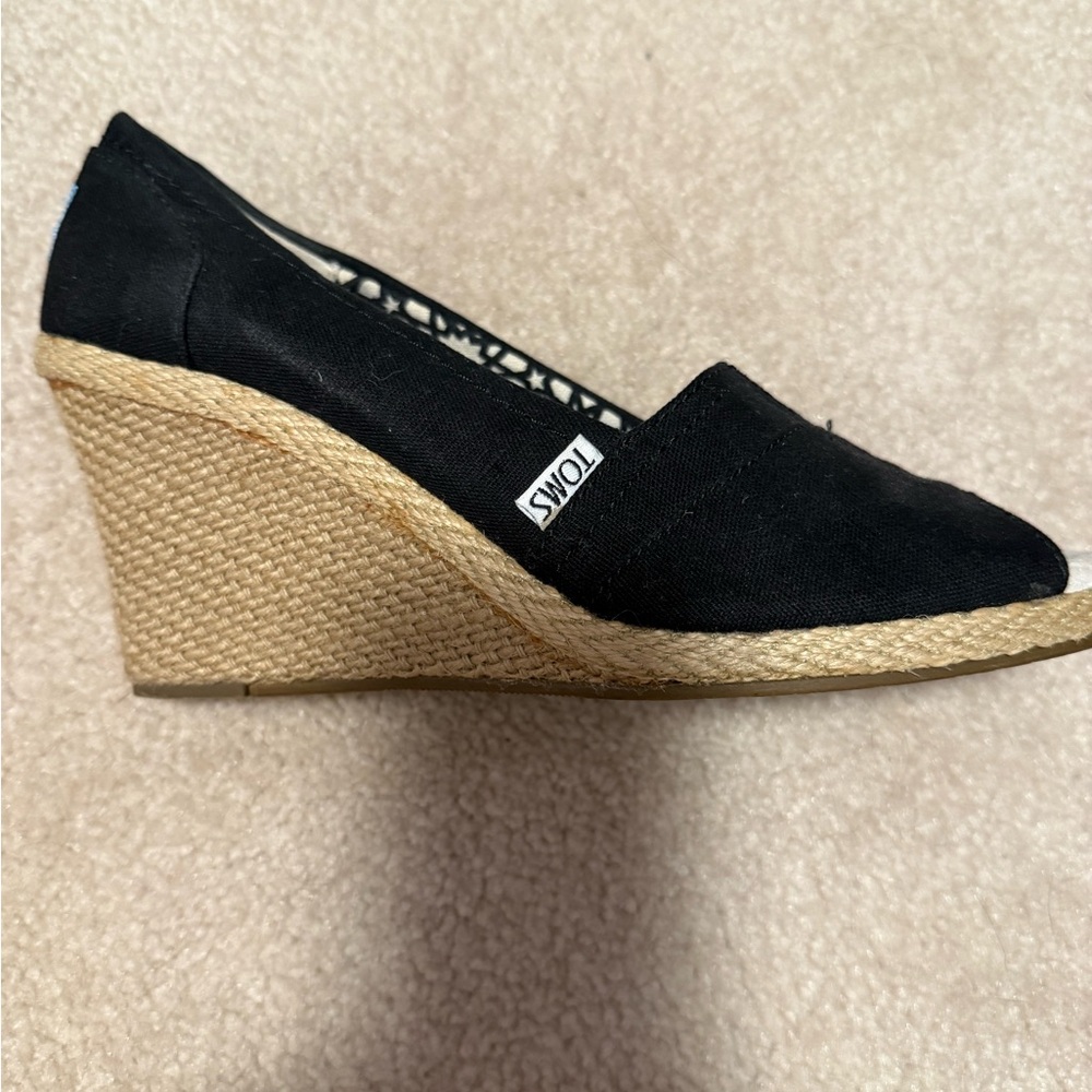 TOMS Black and Tan Wedge Shoes